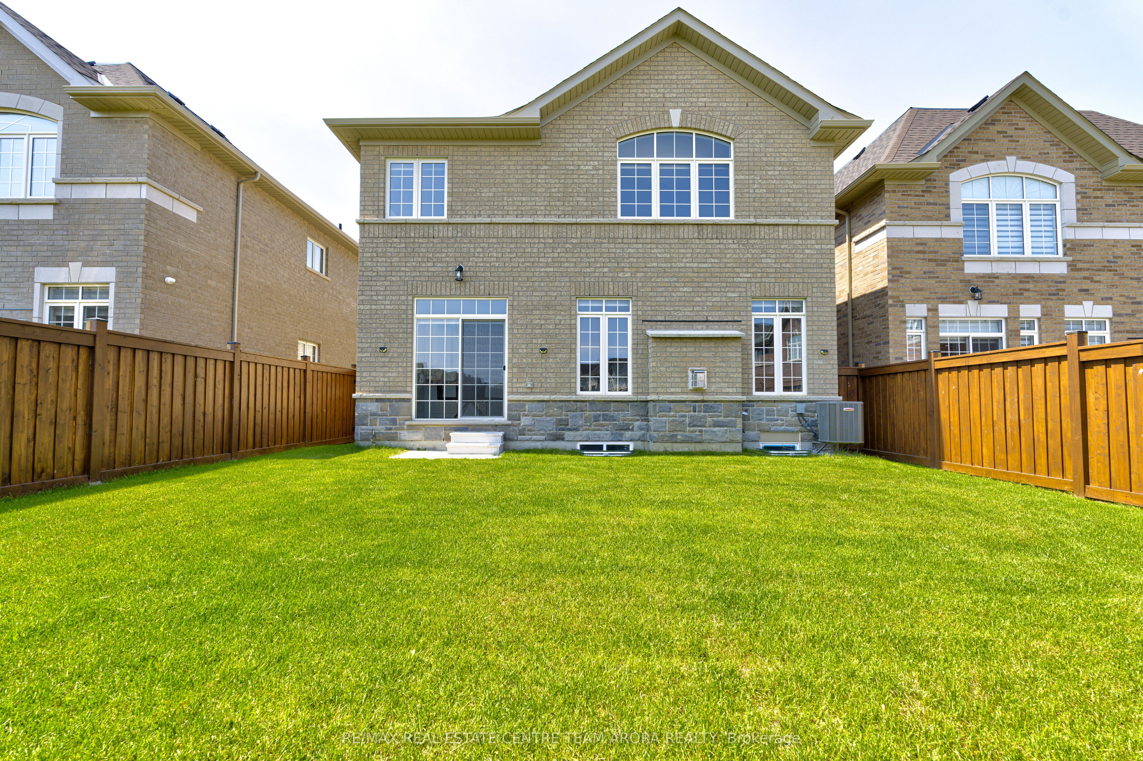 38 Rosewell Crescent