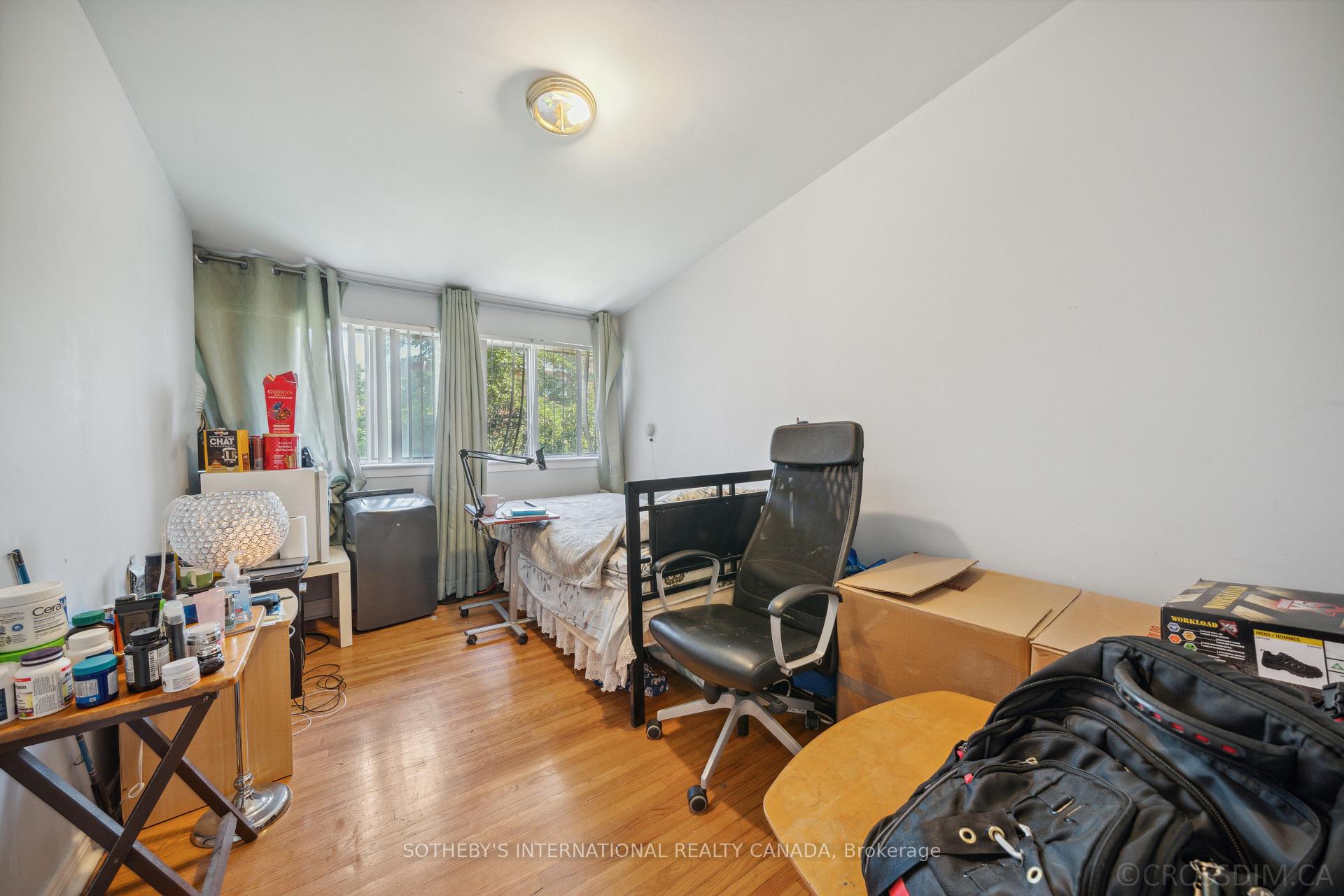 4 Bedrooms Condo at 28 Enclave, Toronto For sale
