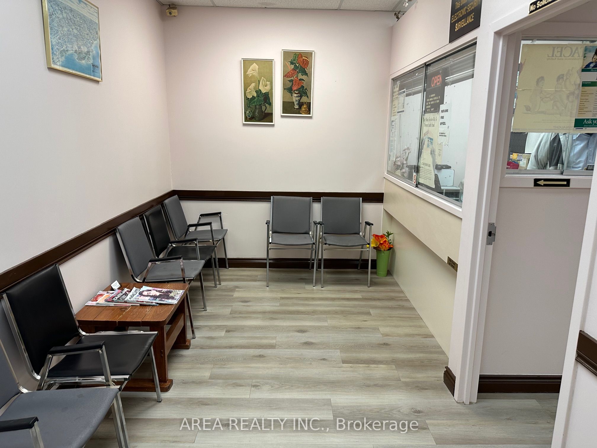 27 Roncesvalles Avenue