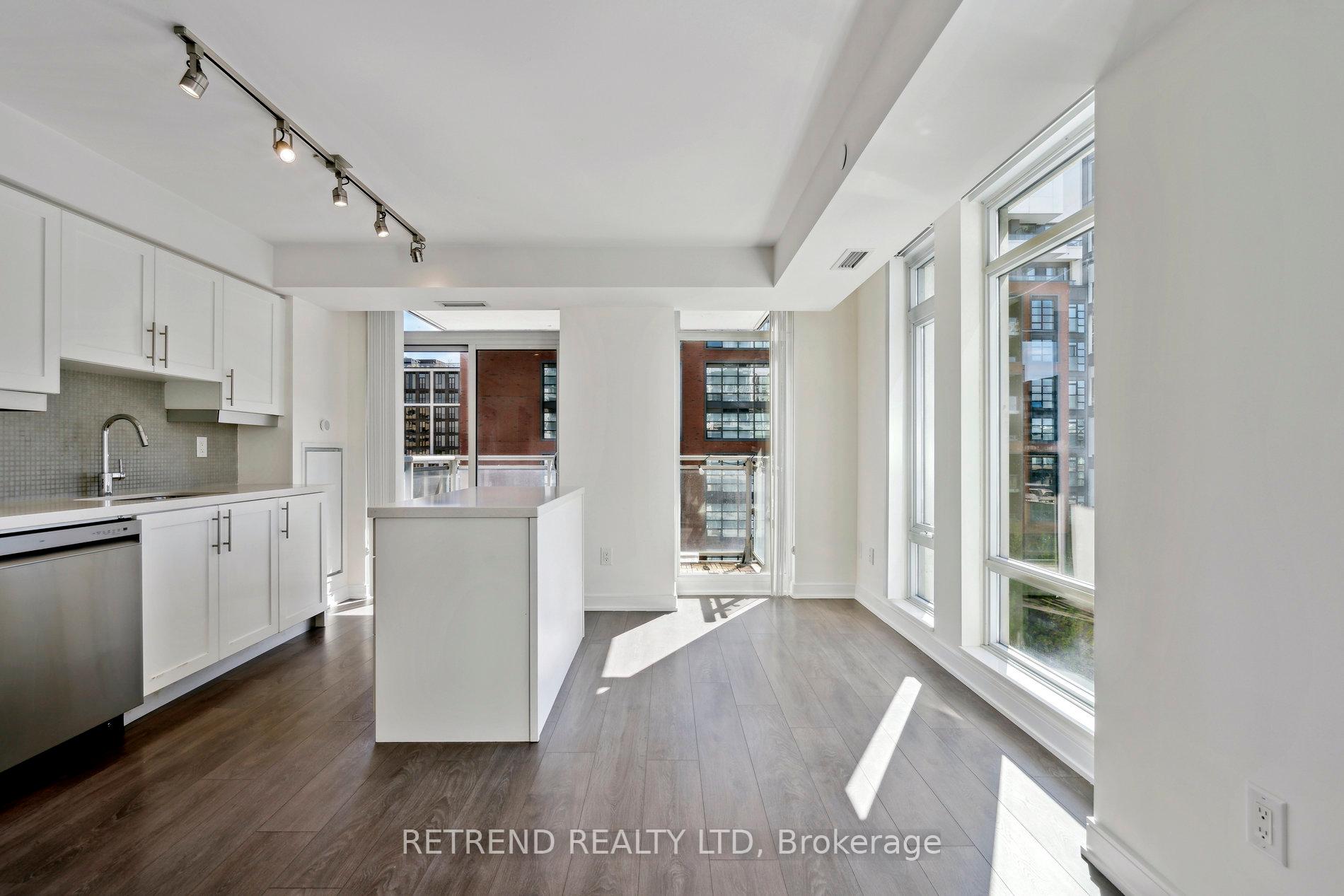3 Bedrooms Condo at 525 Adelaide, Toronto For sale
