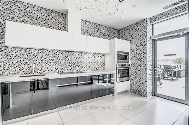 2 Bedrooms Condo at 56 Annie Craig, Toronto For sale