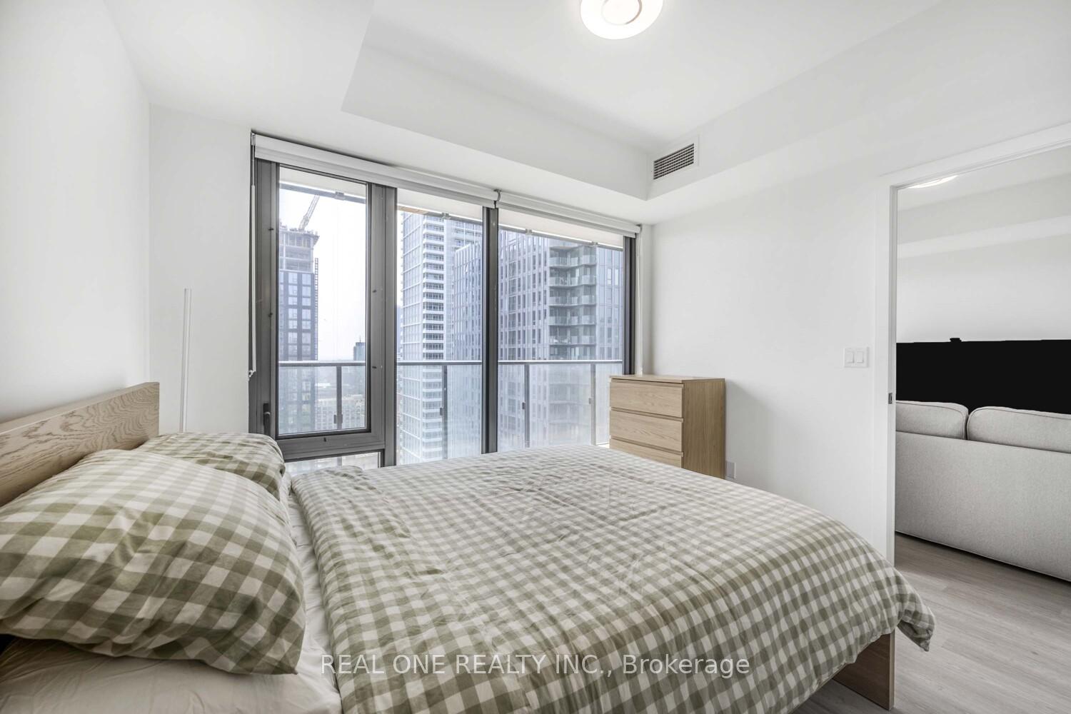 2 Bedrooms Condo at 47 Mutual, Toronto For sale
