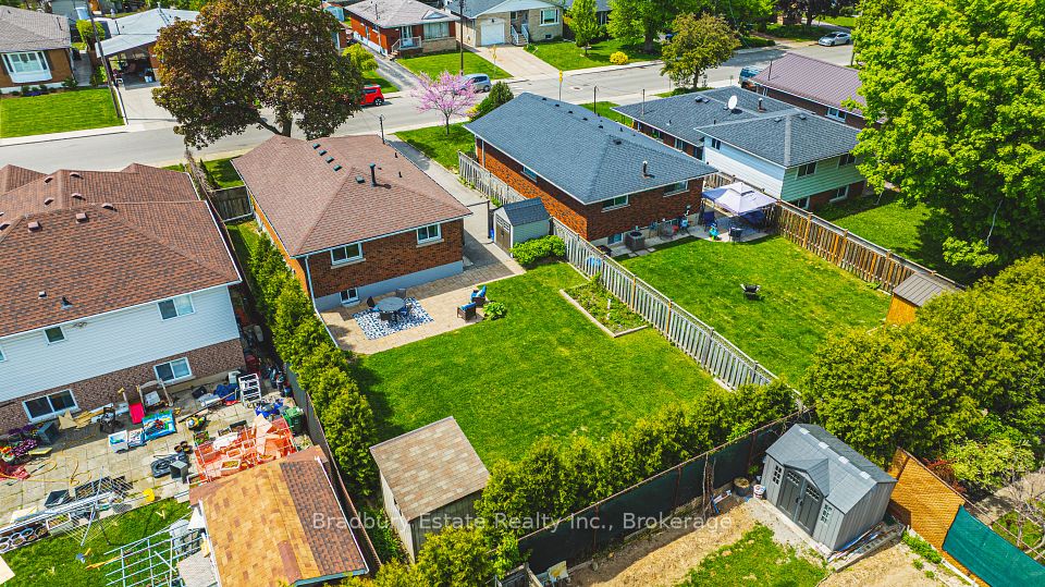 245 West 16th Street, Hamilton, ON L9C 4C7