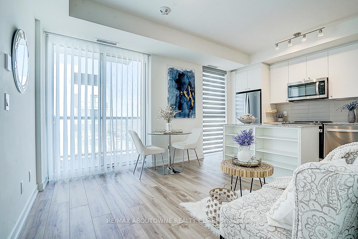1 Bedroom Condo at 335 Wheat Boom,  Oakville For sale
