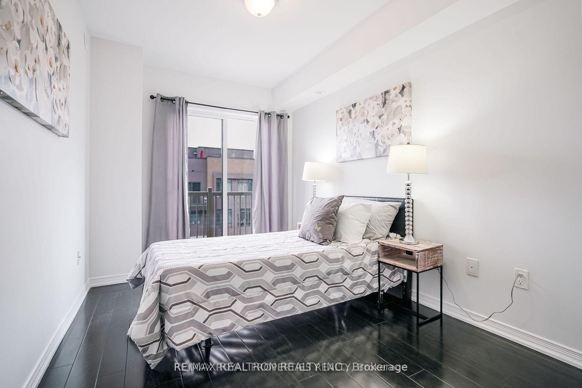 2 Bedrooms Condo at 80 Orchid Place, Toronto For sale