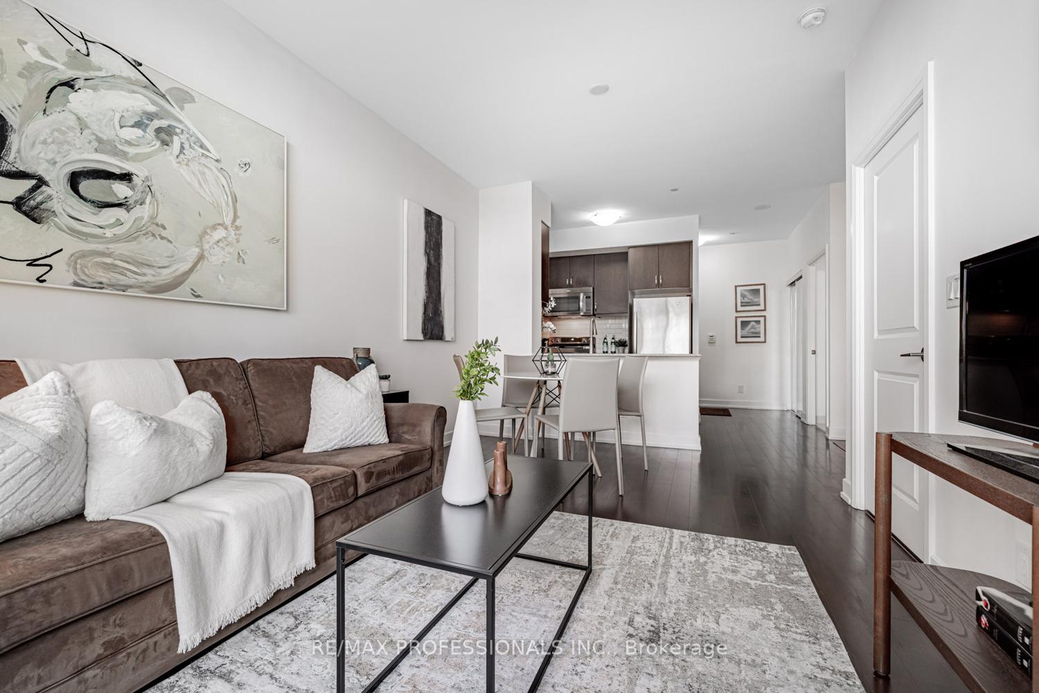 2 Bedrooms Condo at 6 Eva, Toronto For sale