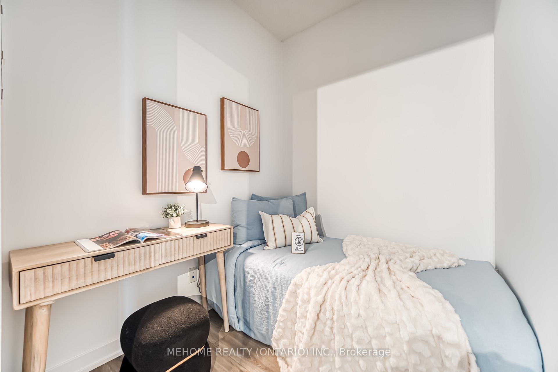 2 Bedrooms Condo at 18 Rean, Toronto For sale