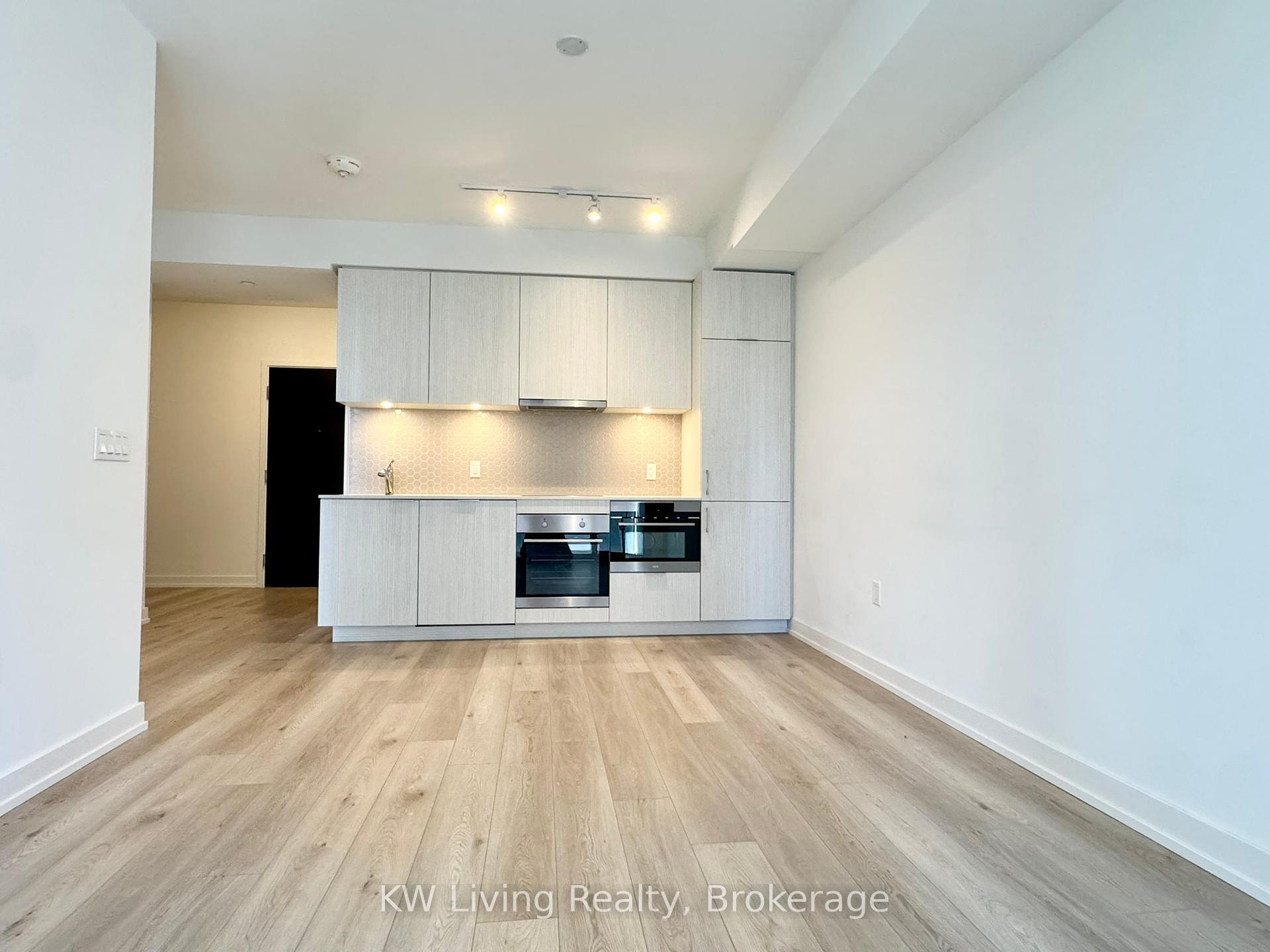 2 Bedrooms Condo at 158 Front,  Toronto For sale