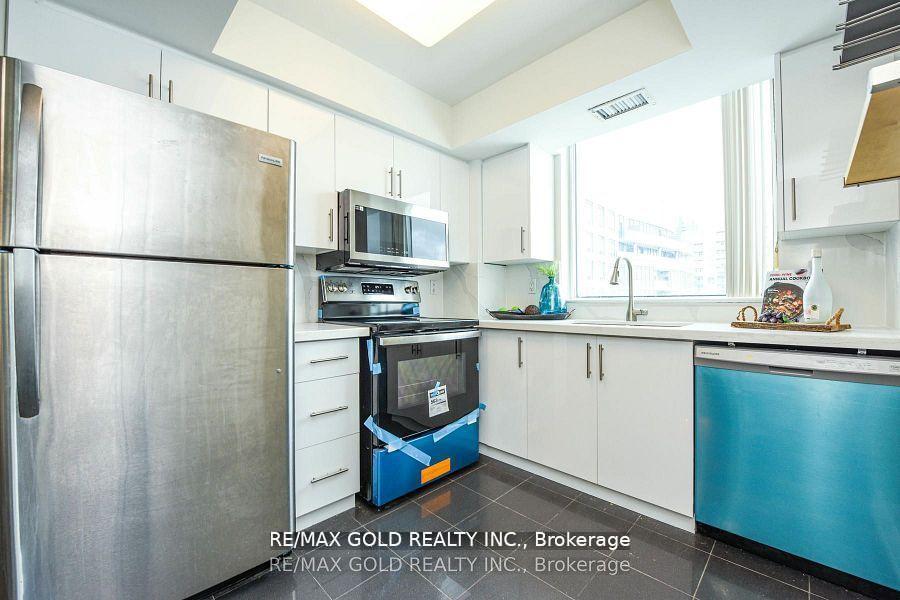 2 Bedrooms Condo at 30 Harrison Garden, Toronto For sale