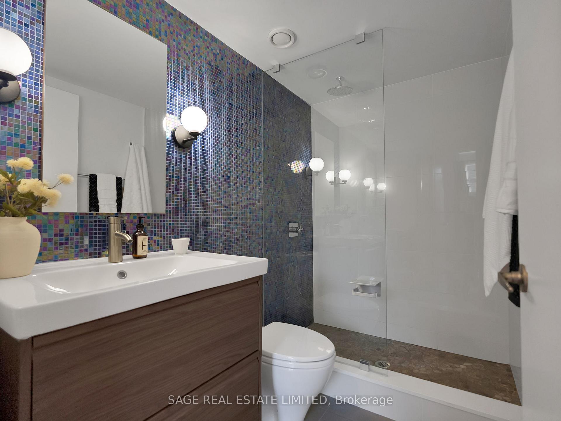 3 Bedrooms Condo at 955 Queen, Toronto For sale