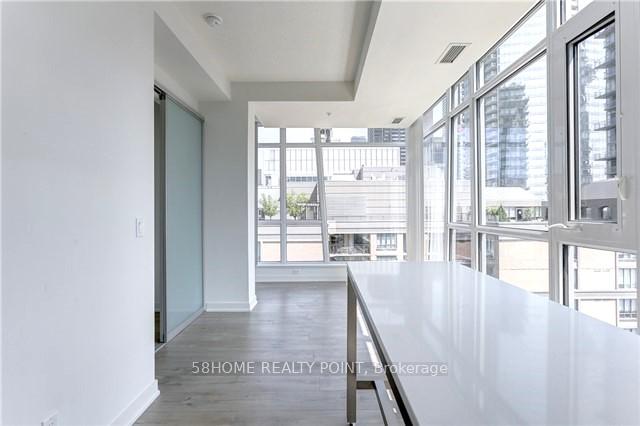 2 Bedrooms Condo at 199 Richmond, Toronto For sale