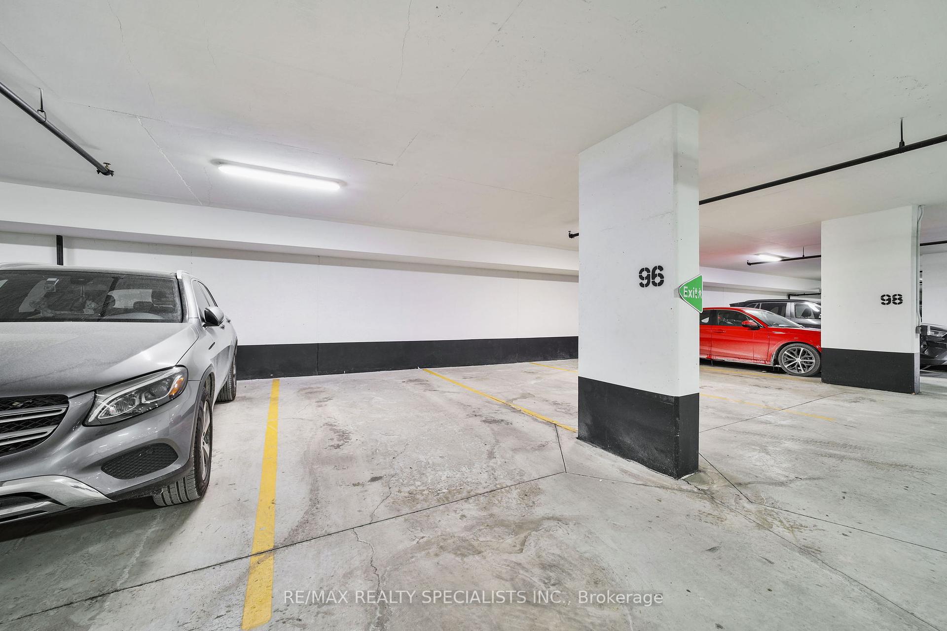 1 Bedroom Condo at 8 Nahani,  Mississauga For sale