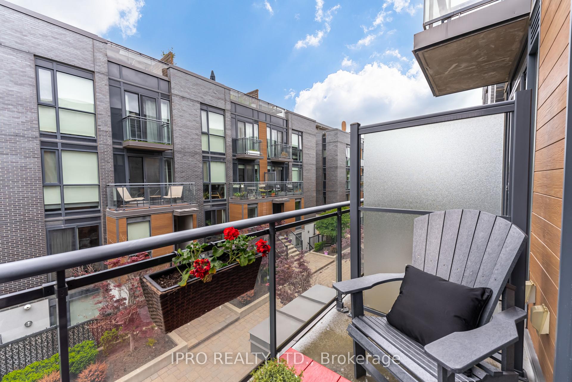 5 Bedrooms Condo at 15 Sousa Mendes, Toronto For sale