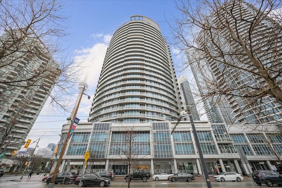 218 Queens Quay
