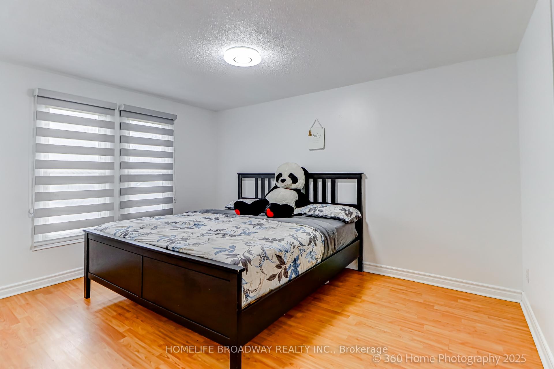 3 Bedrooms Condo at 51 Yellow Birch, Toronto For sale