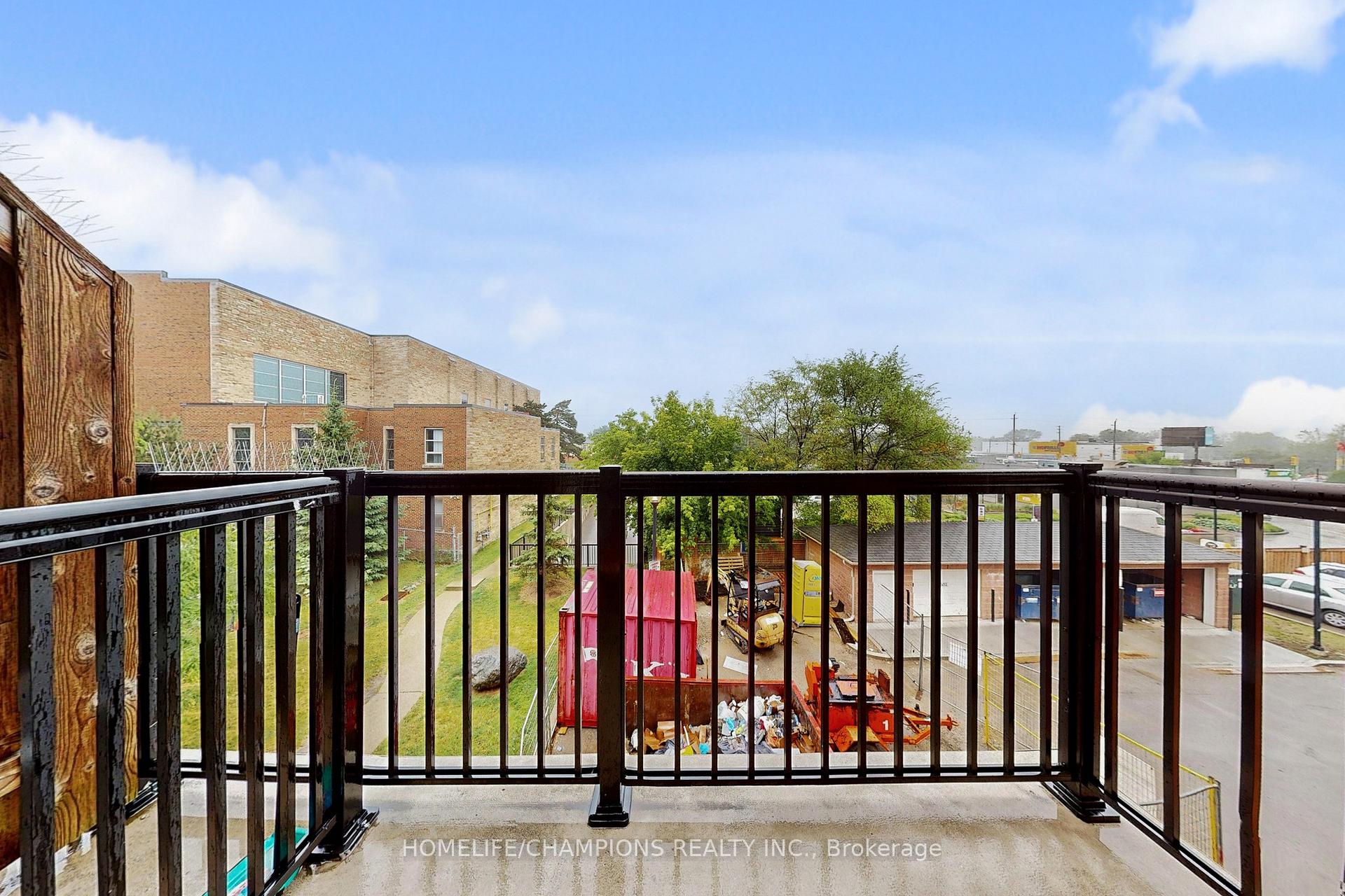 2 Bedrooms Condo at 35 Strangford, Toronto For sale