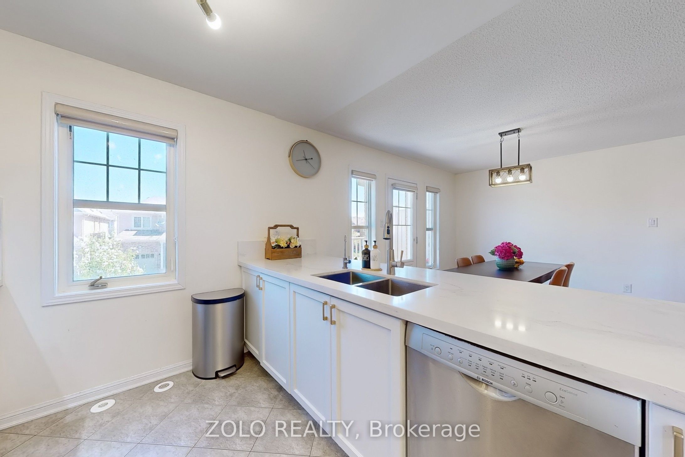 201 Woodley Crescent