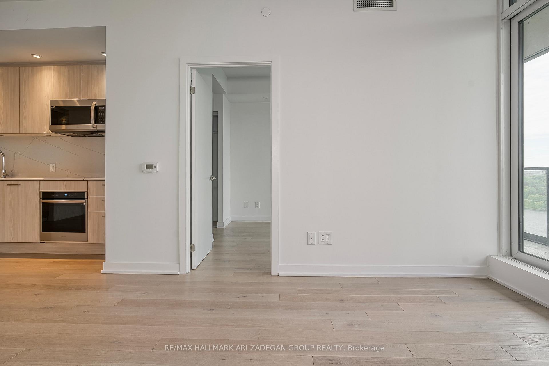 3 Bedrooms Condo at 1926 Lake Shore, Toronto For sale