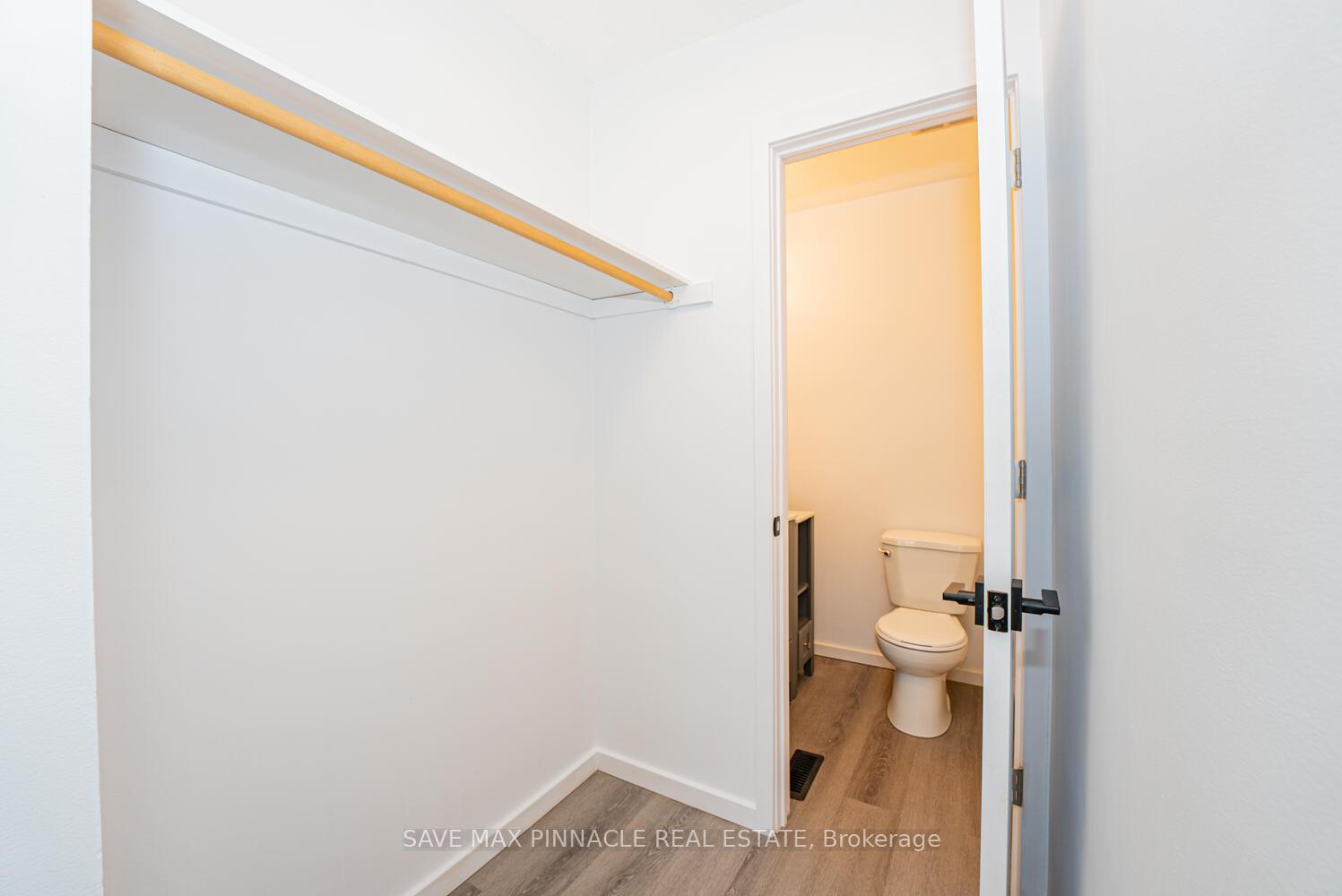 4 Bedrooms Condo at 2120 Rathburn,  Mississauga For sale
