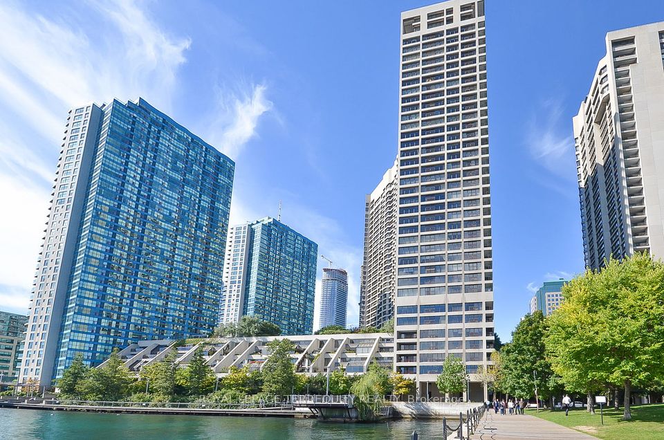 65 Harbour Square