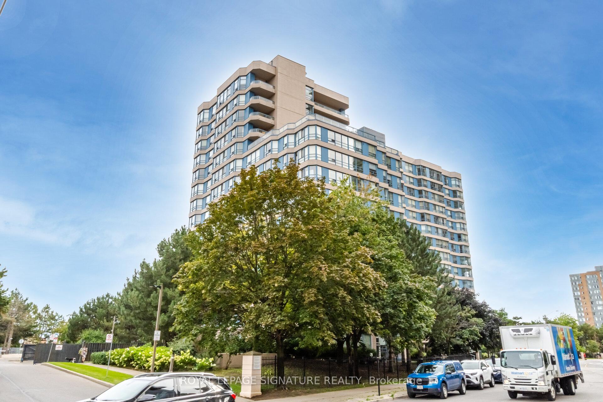 3 Bedrooms Condo at 250 Webb, Mississauga For sale