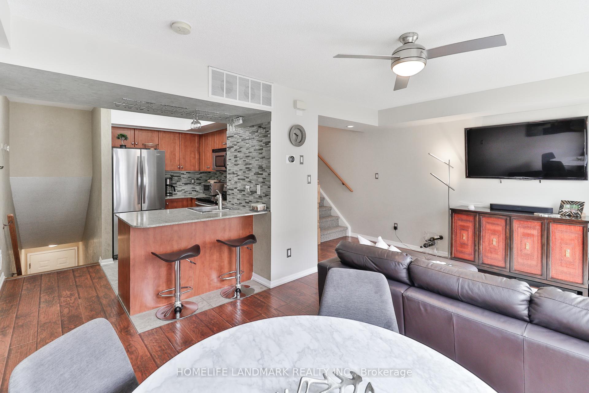 3 Bedrooms Condo at 26 Laidlaw, Toronto For sale
