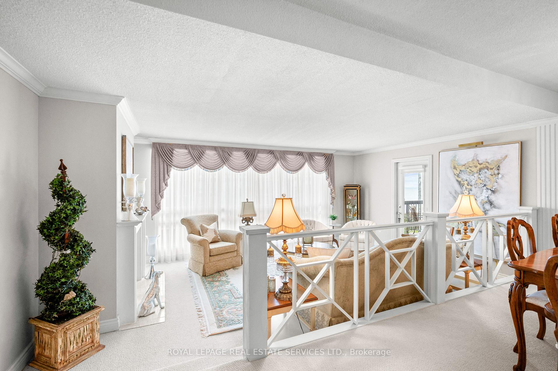 2 Bedrooms Condo at 2185 Marine, Oakville For sale