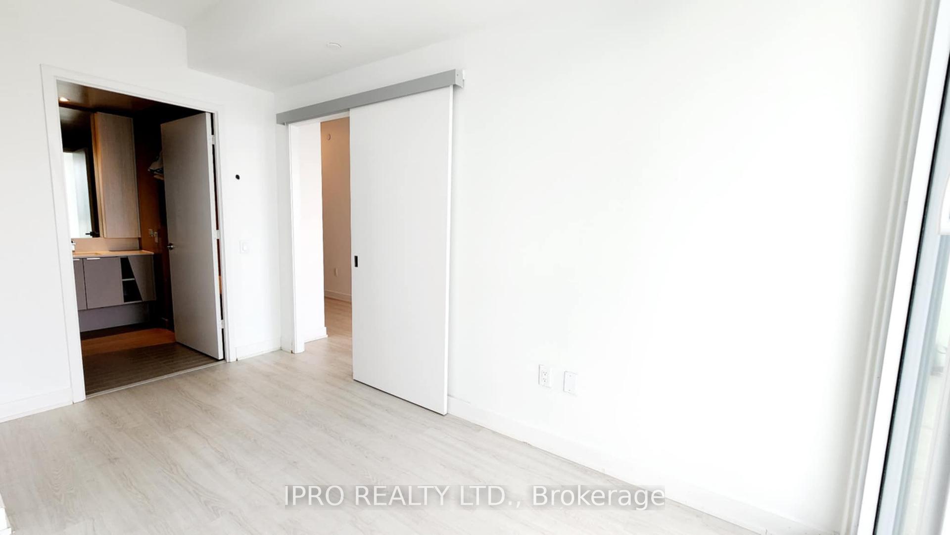2 Bedrooms Condo at 3883 Quartz, Mississauga For sale