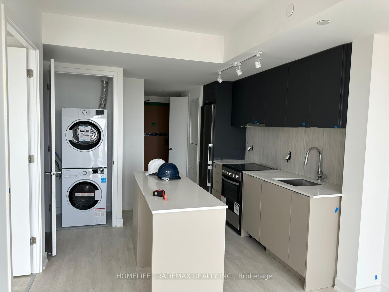 1 Bedroom Condo at 8 Tippett,  Toronto For sale
