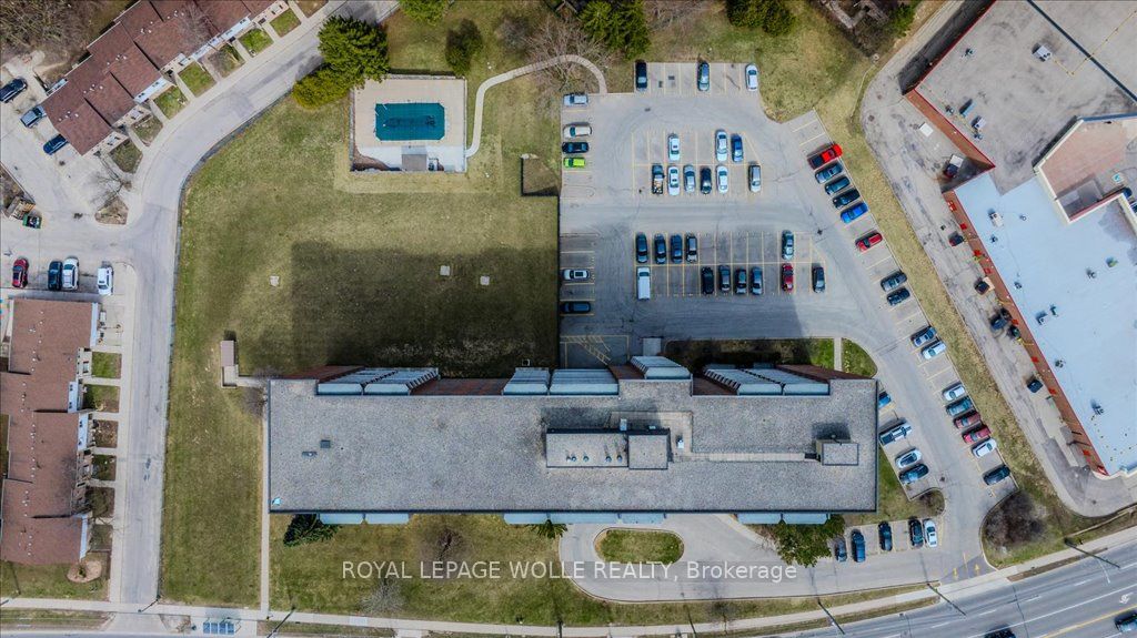 1100 Courtland Avenue E, #208