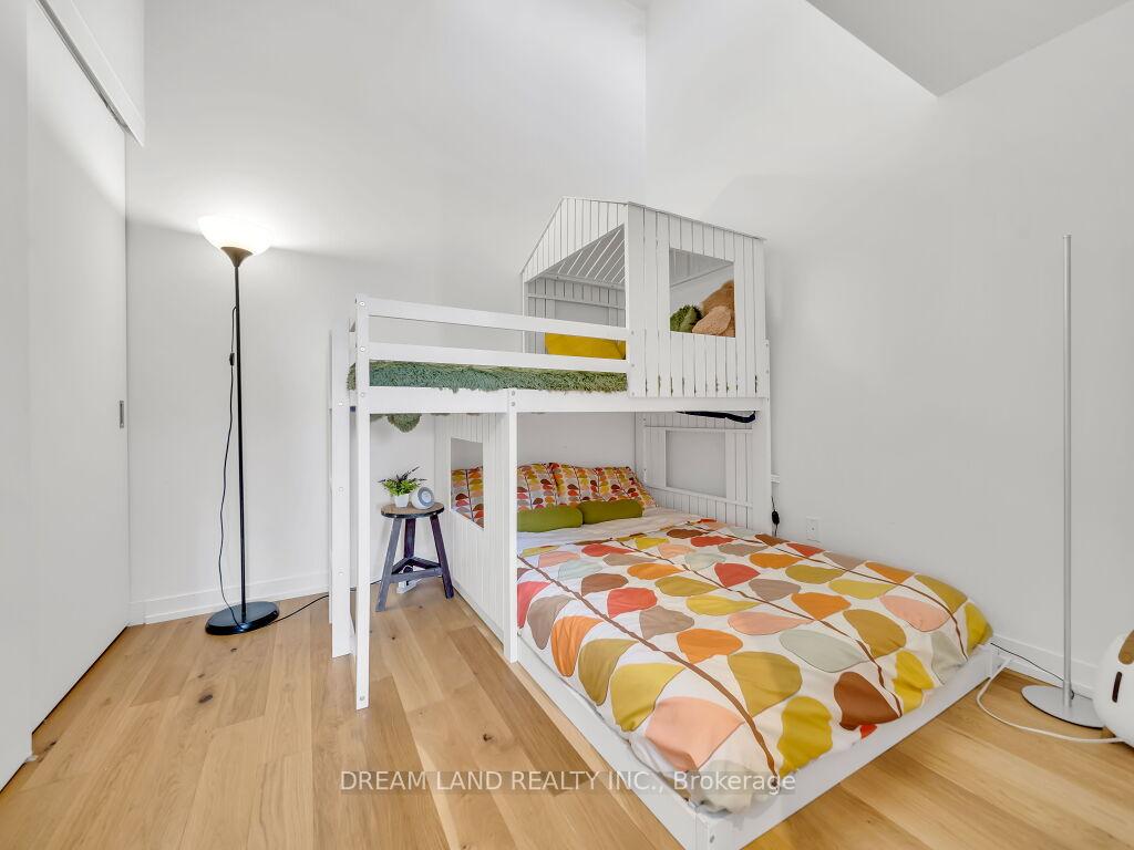 2 Bedrooms Condo at 35 Wabash, Toronto For sale