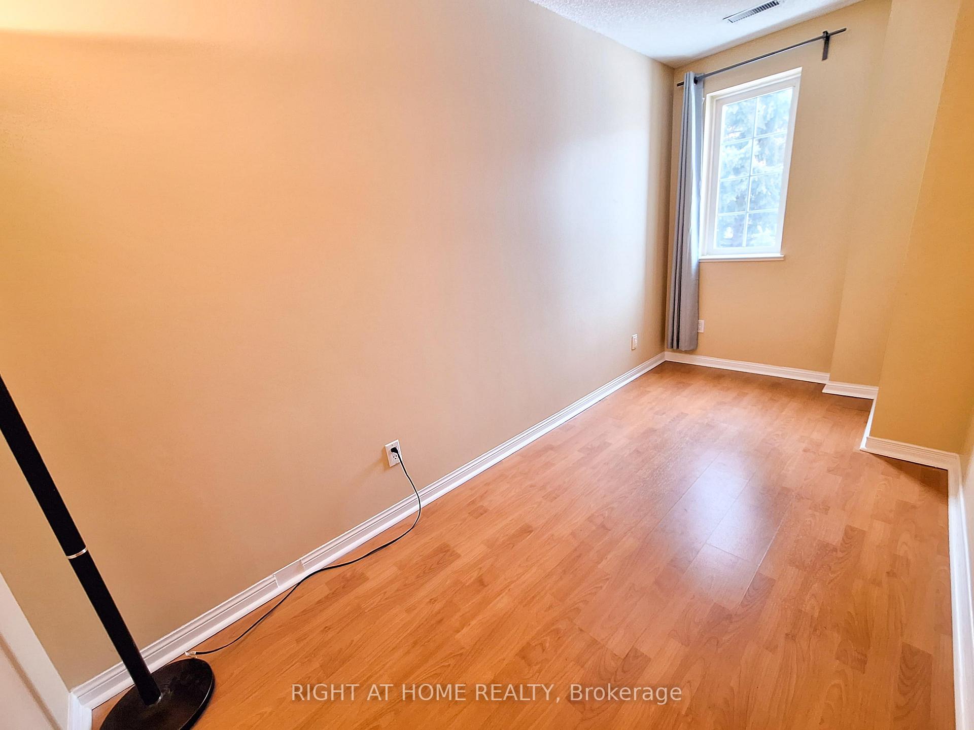 4 Bedrooms Condo at 821 Grandview, Toronto For sale