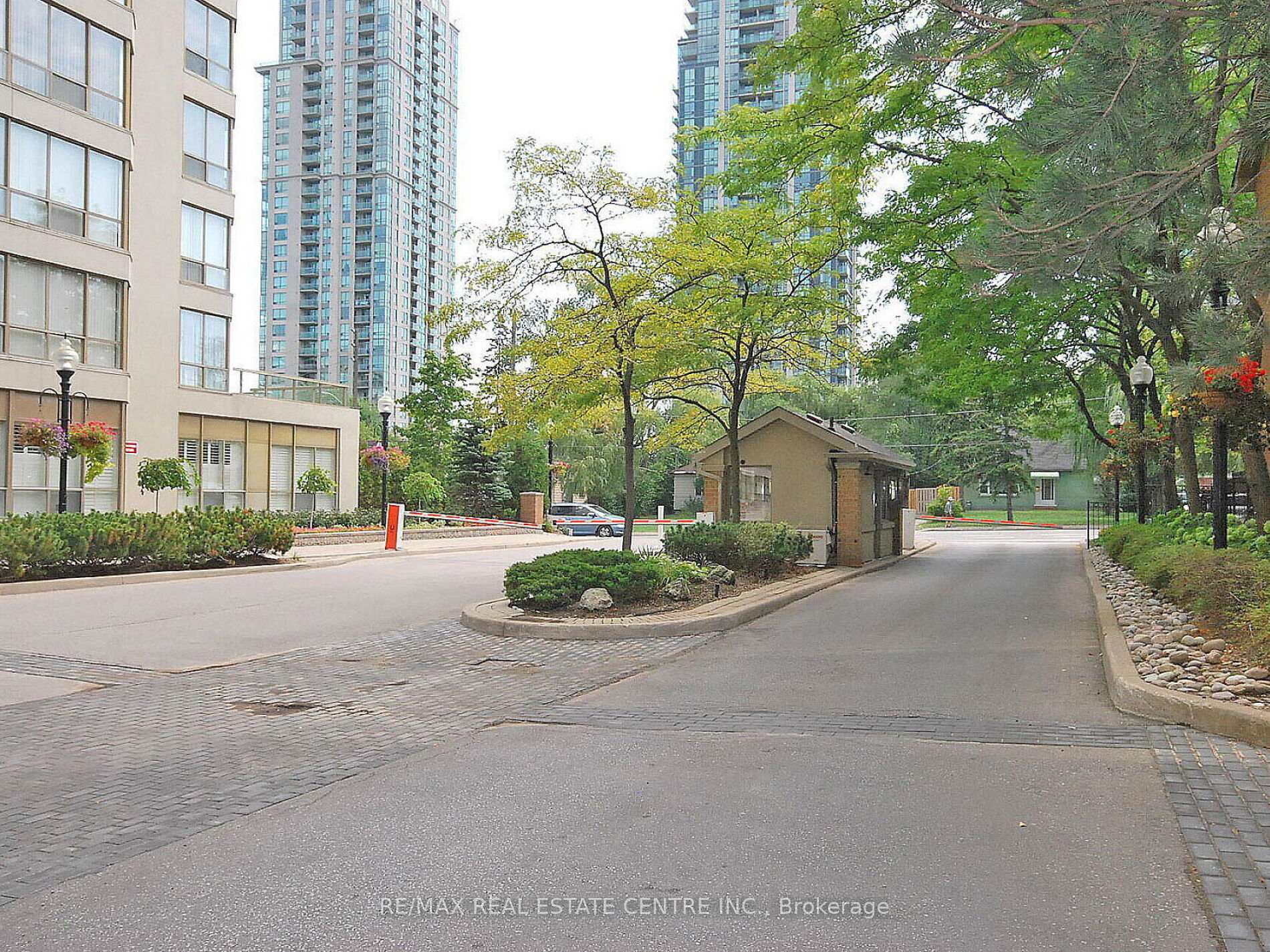 1 Bedroom Condo at 55 Elm, Mississauga For sale
