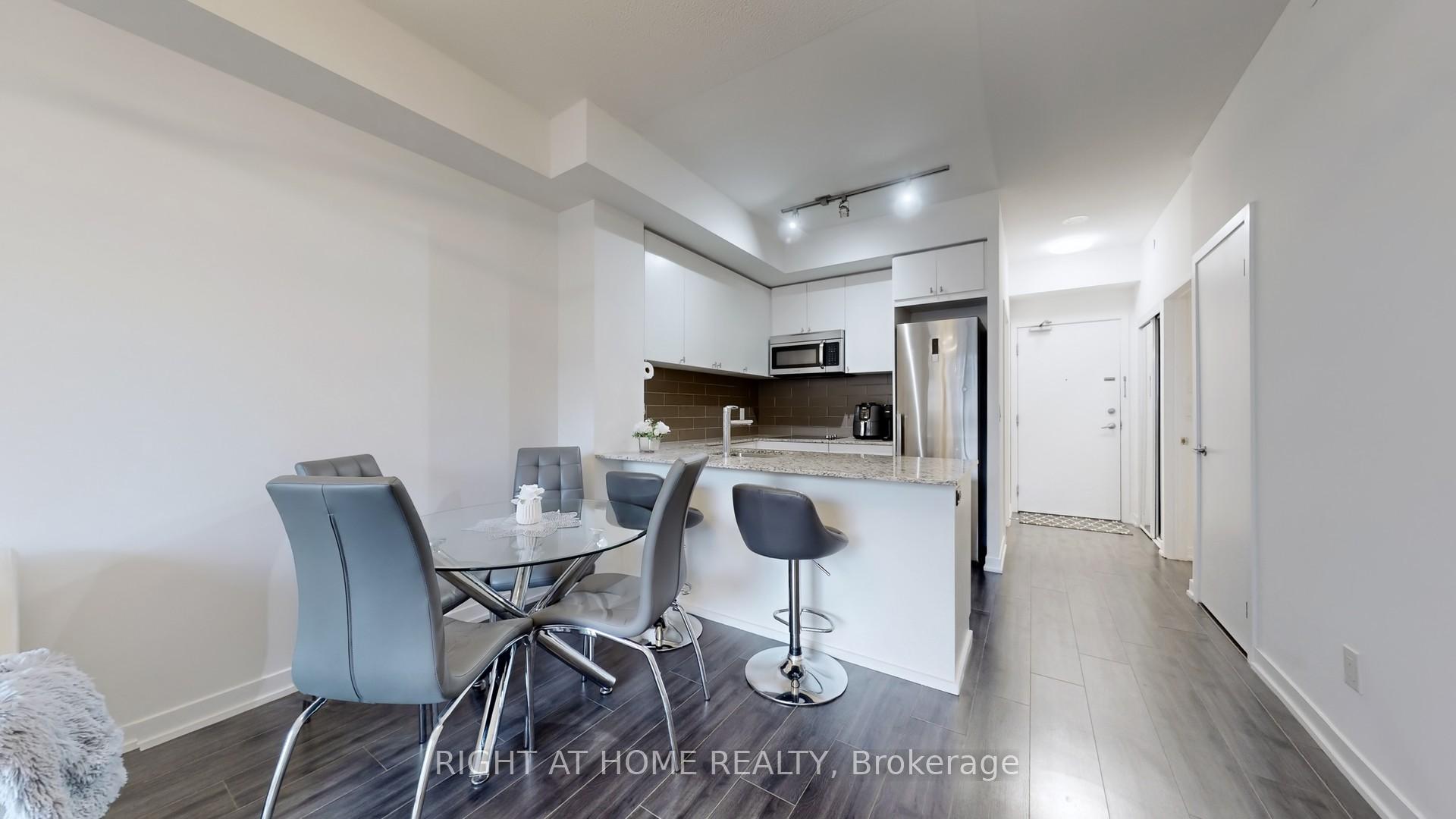 2 Bedrooms Condo at 18 Rean,  Toronto For sale