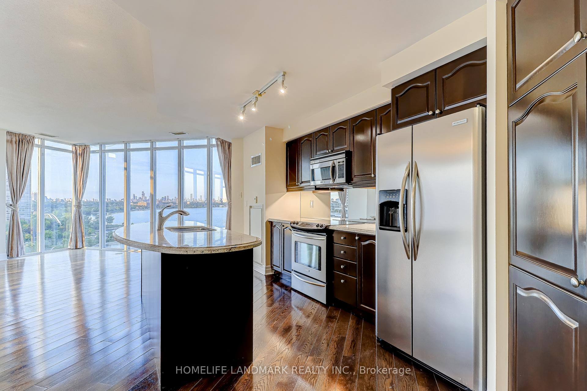 3 Bedrooms Condo at 58 Marine Parade, Toronto For sale