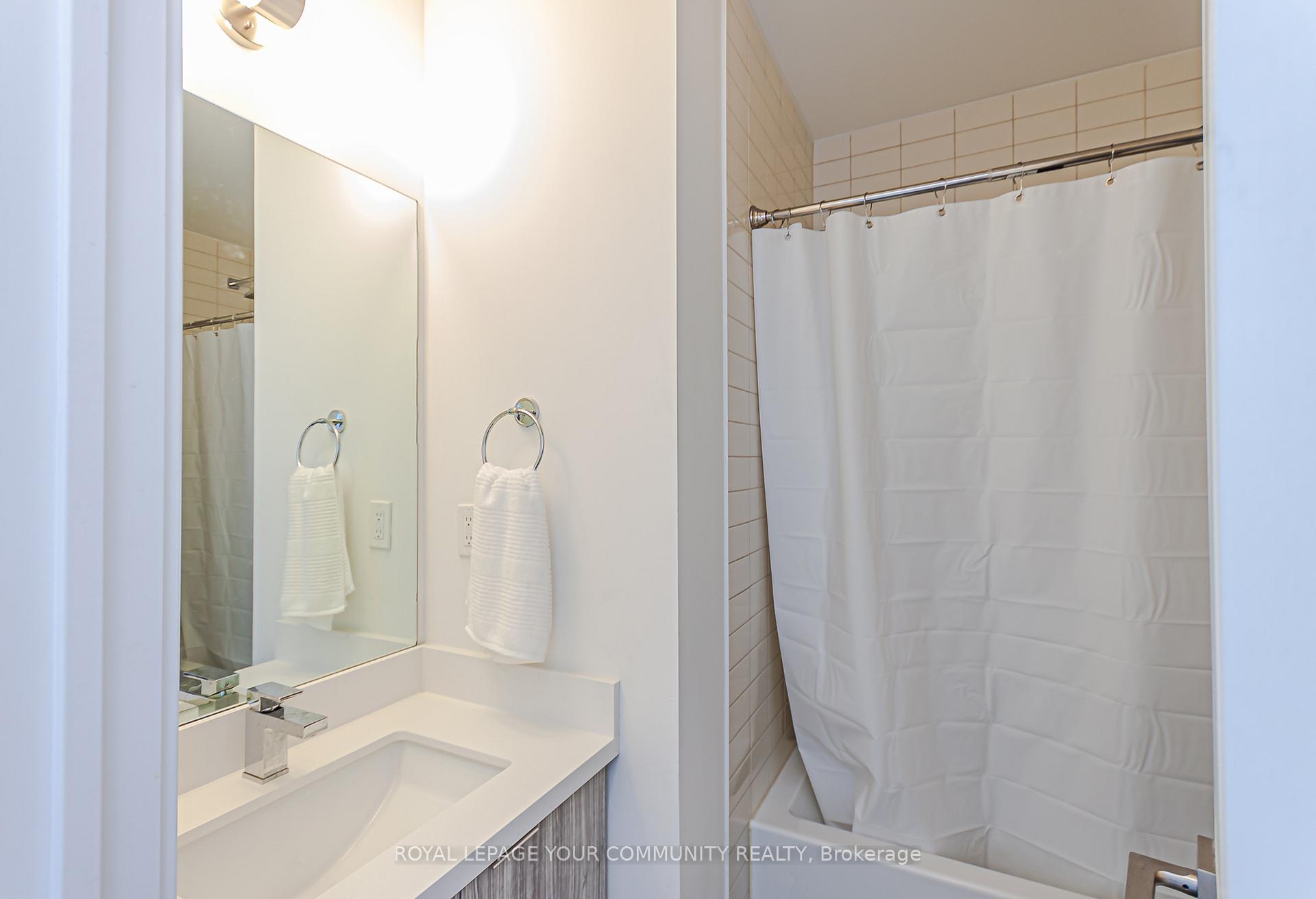 2 Bedrooms Condo at 2916 Highway 7,  Vaughan For sale