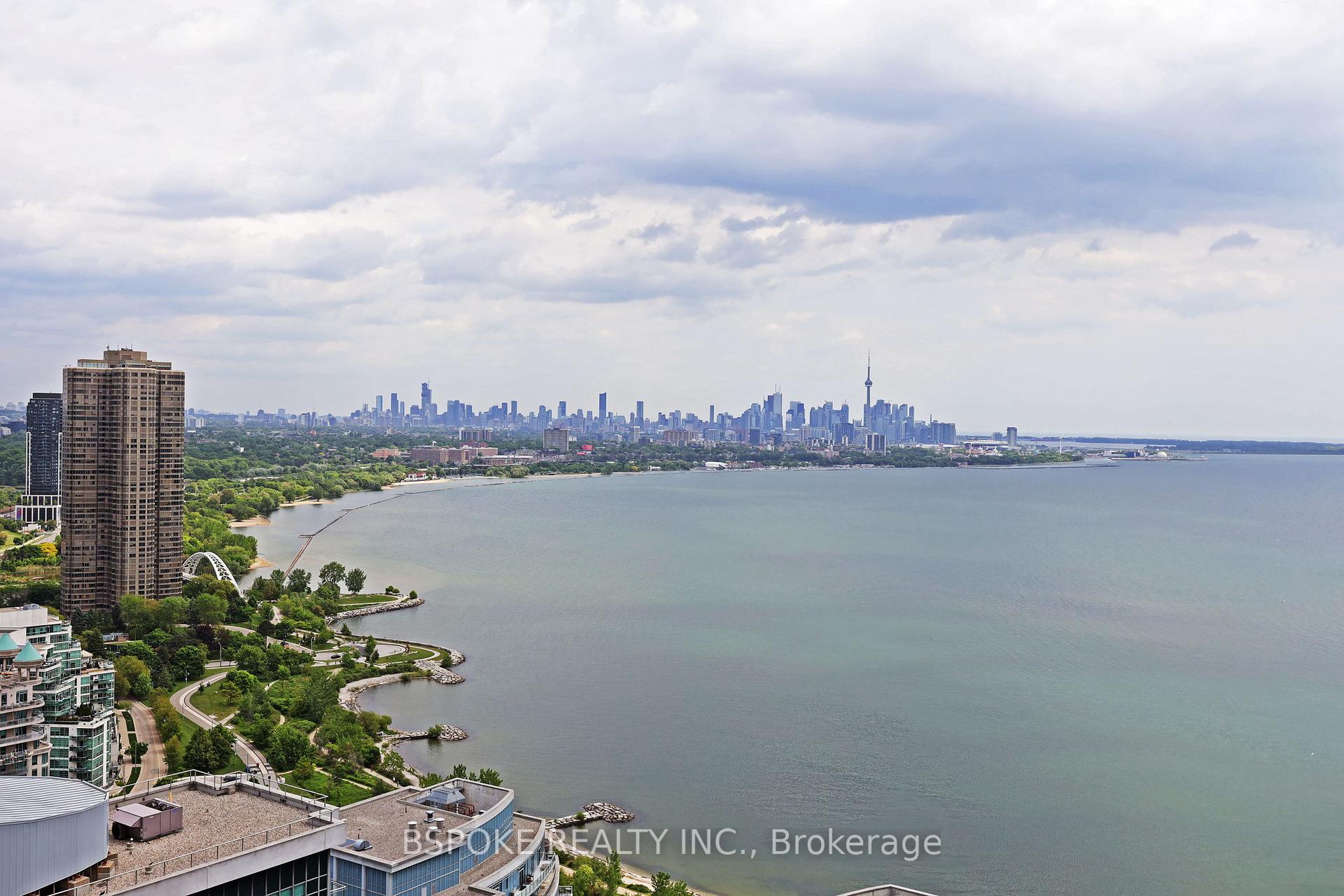 2 Bedrooms Condo at 16 Brookers, Toronto For sale