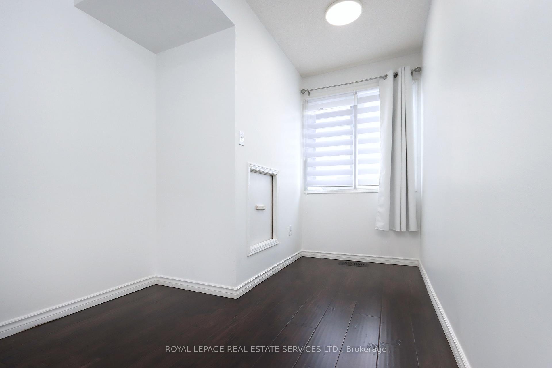4 Bedrooms Condo at 1168 Arena, Mississauga For sale