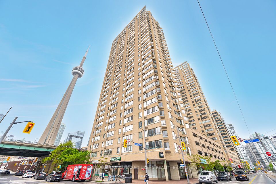 270 Queens Quay