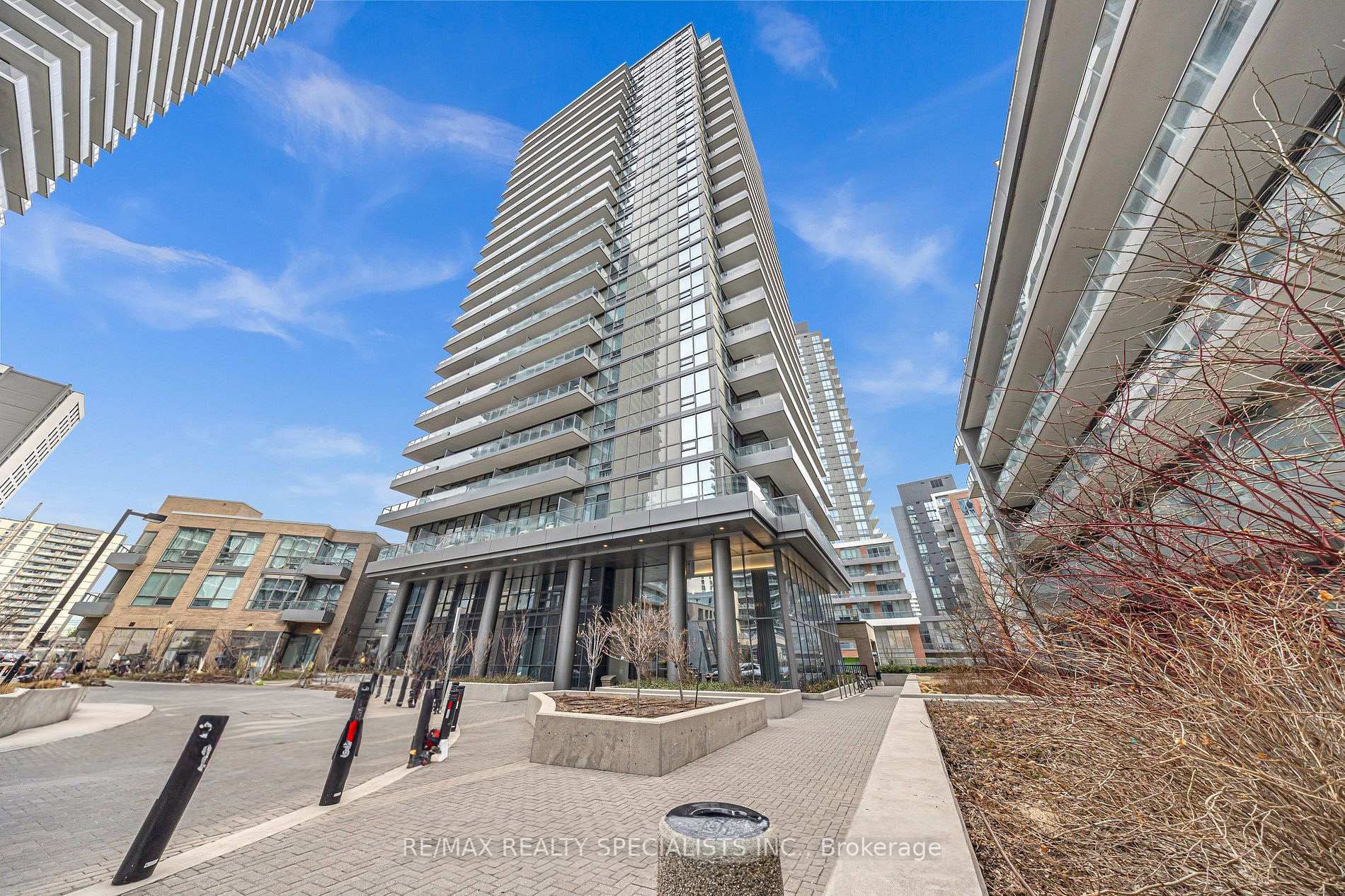 2 Bedrooms Condo at 50 Forest Manor, Toronto For sale