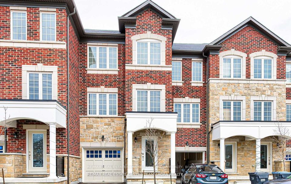 11 Autumnwood Avenue