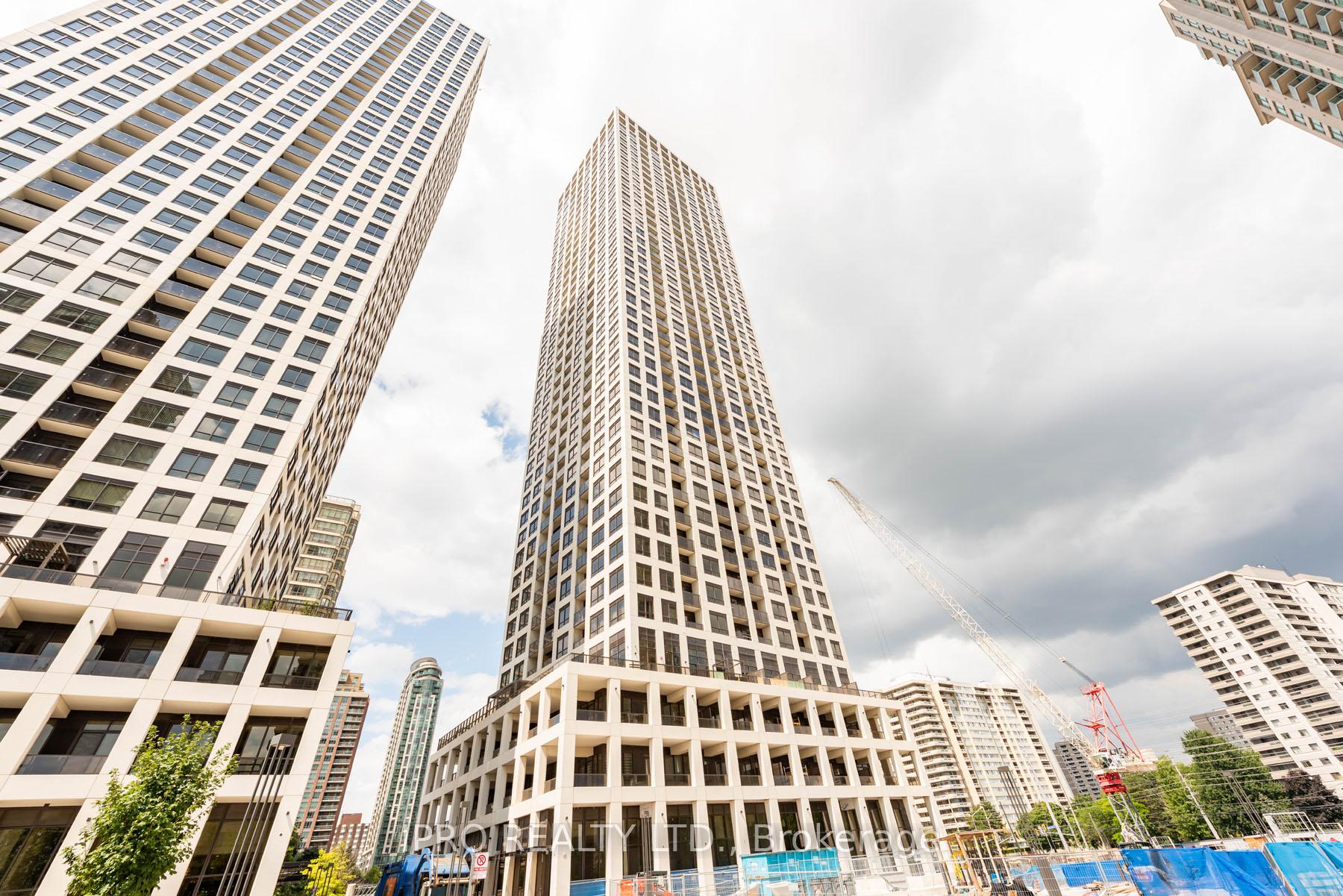 2 Bedrooms Condo at 30 Elm, Mississauga For sale