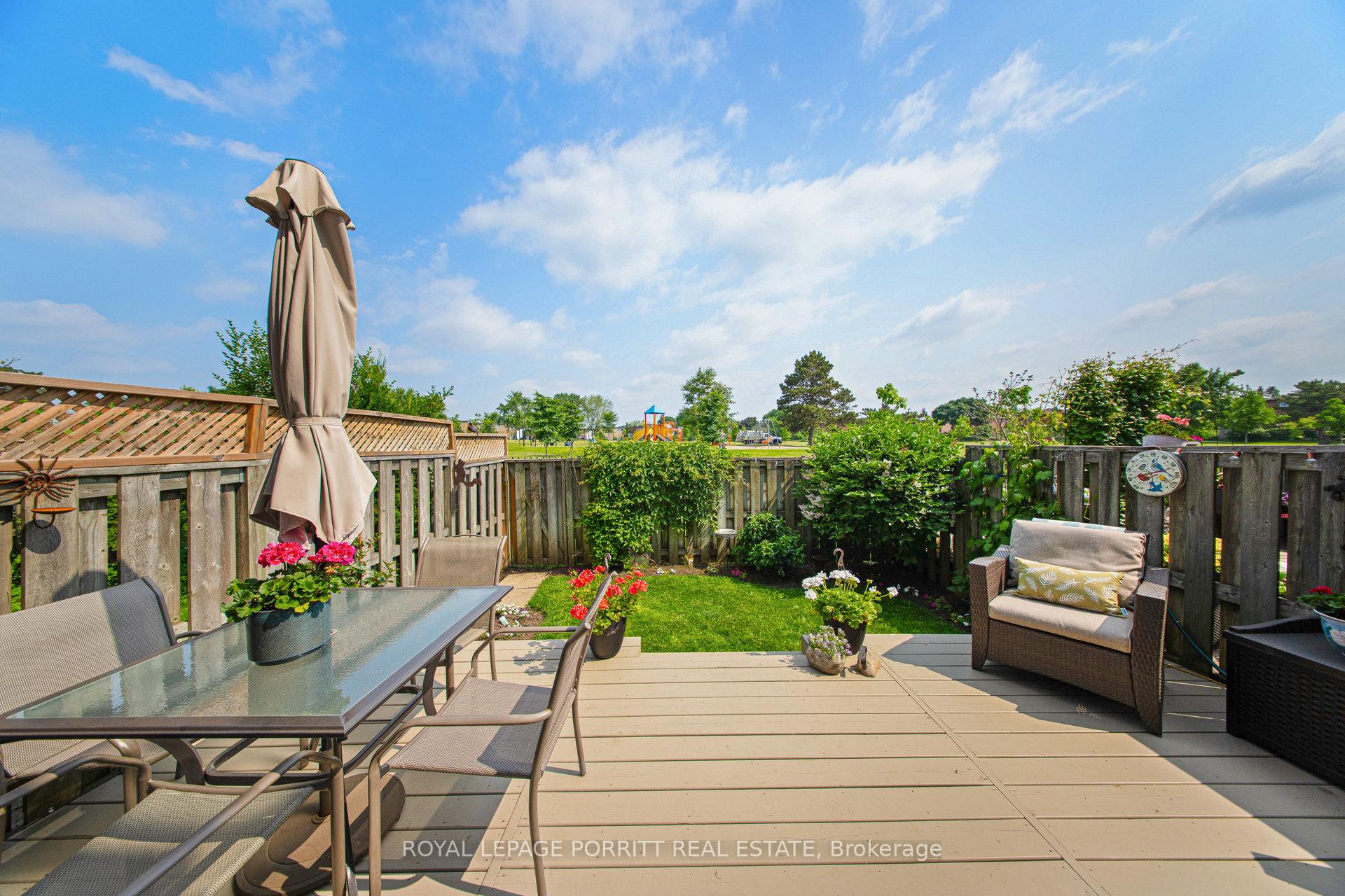 3 Bedrooms Condo at 3395 Cliff, Mississauga For sale