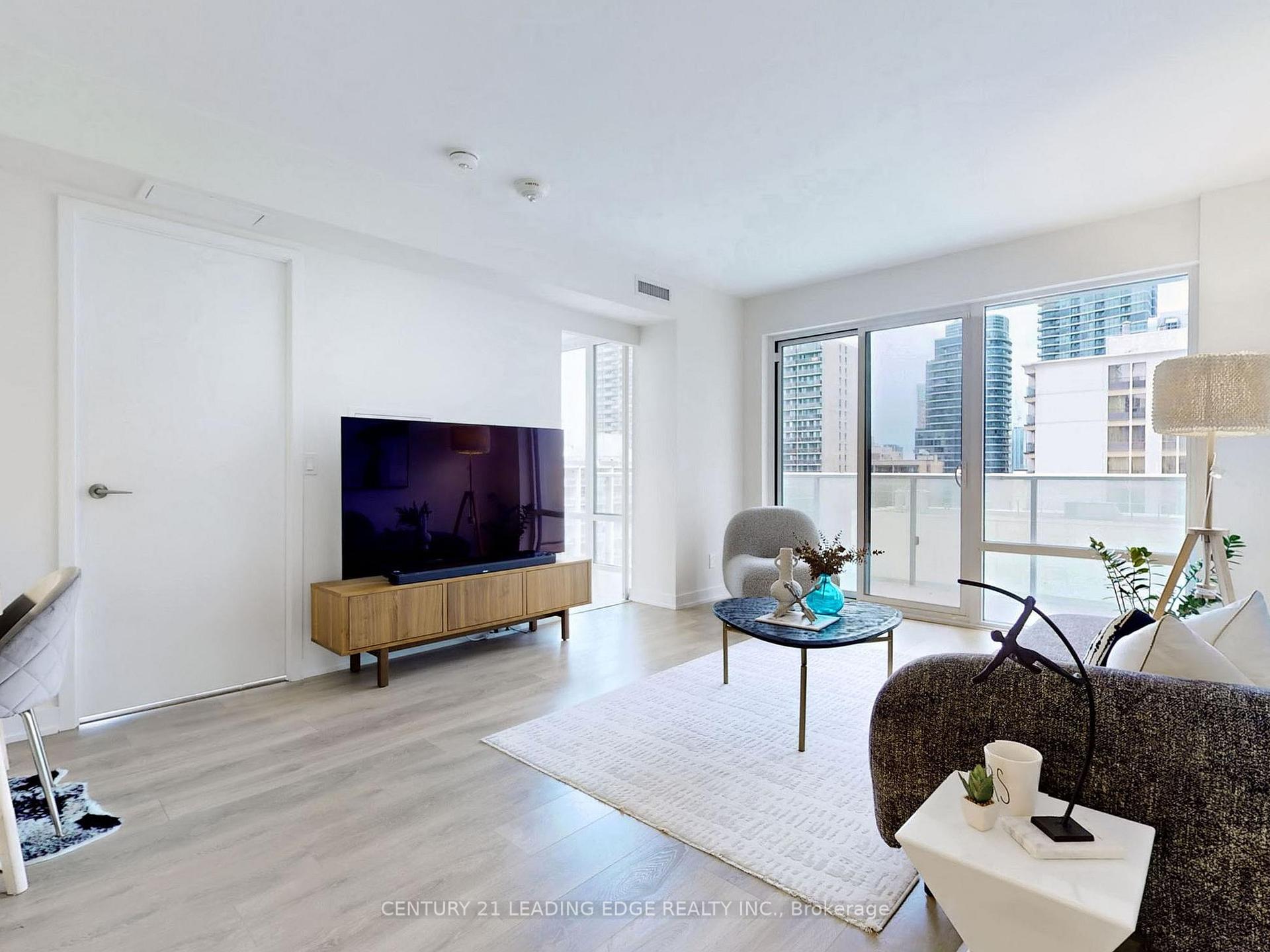 3 Bedrooms Condo at 501 Yonge, Toronto For sale