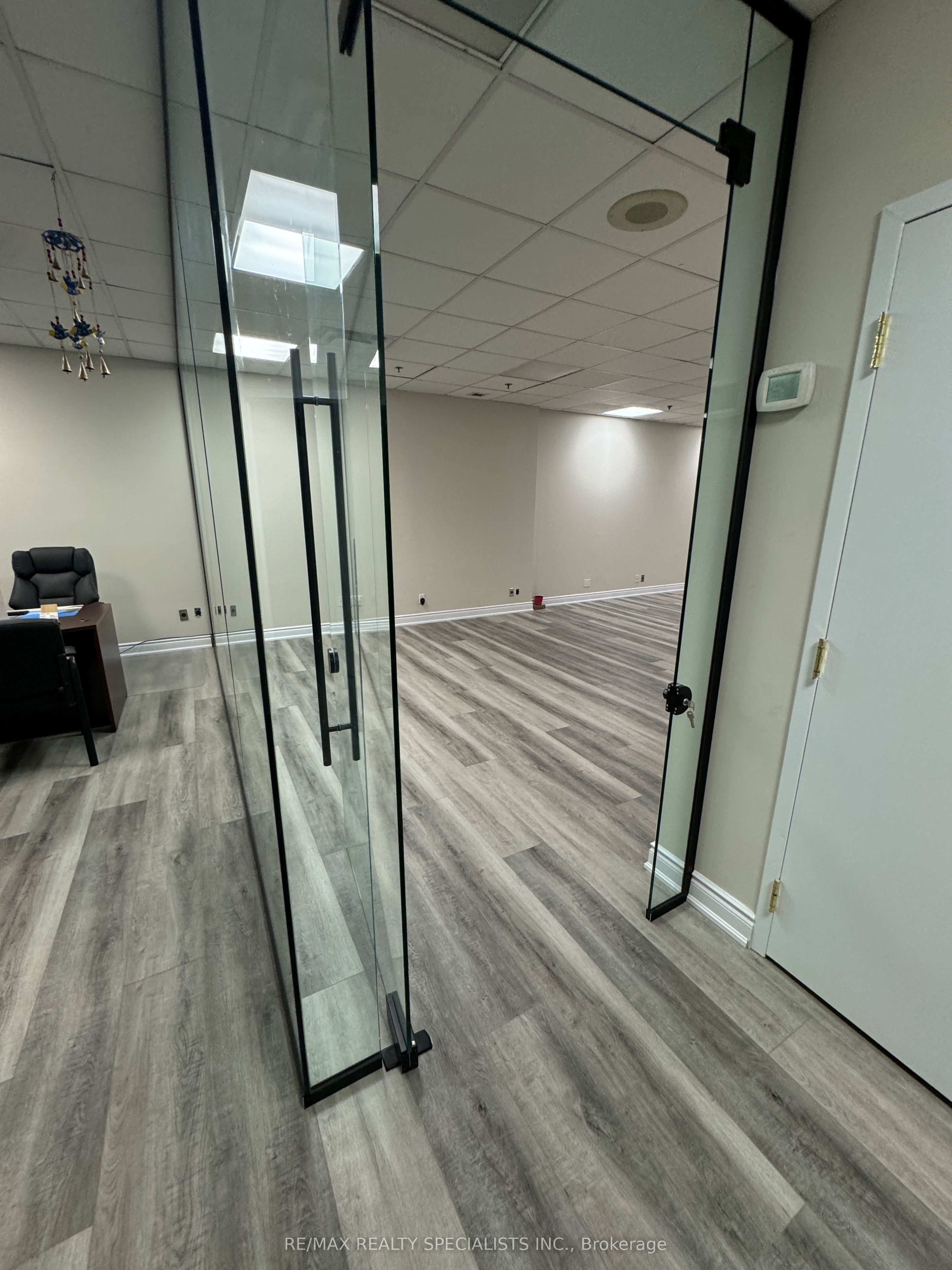 50 Burnhamthorpe Road W, #106 A