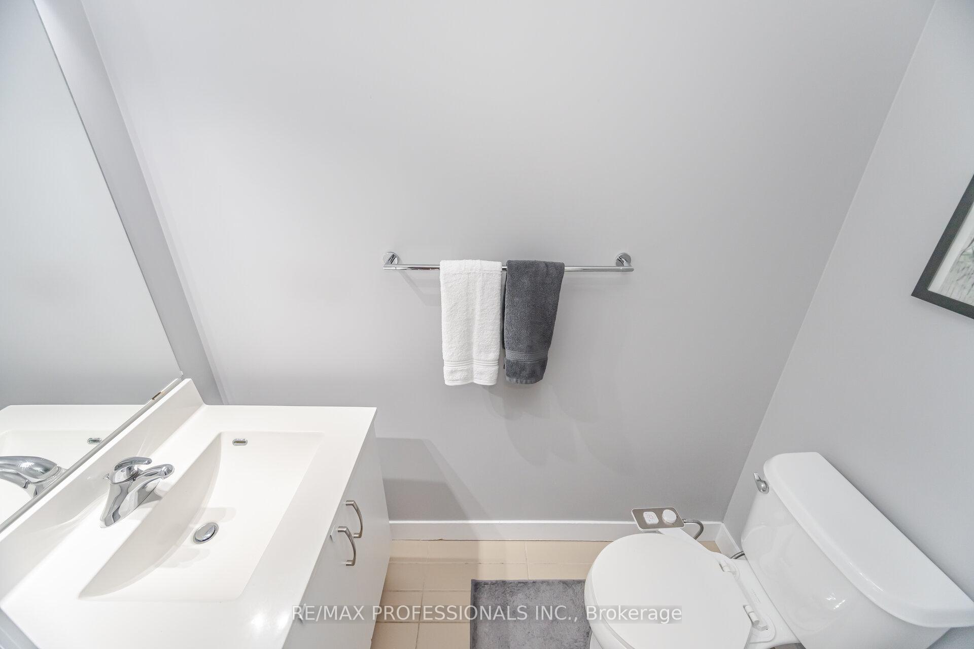 2 Bedrooms Condo at 155 Legion, Toronto For sale