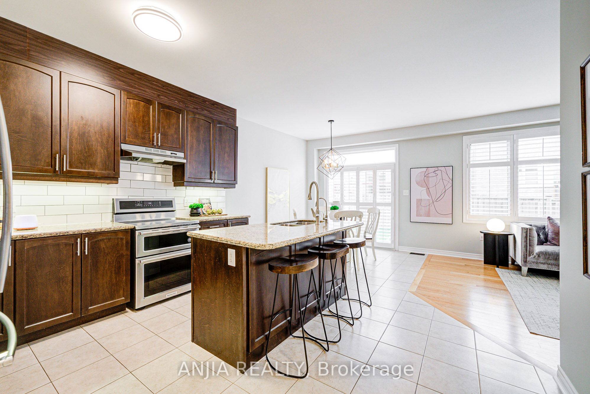 9 Desjardin Drive