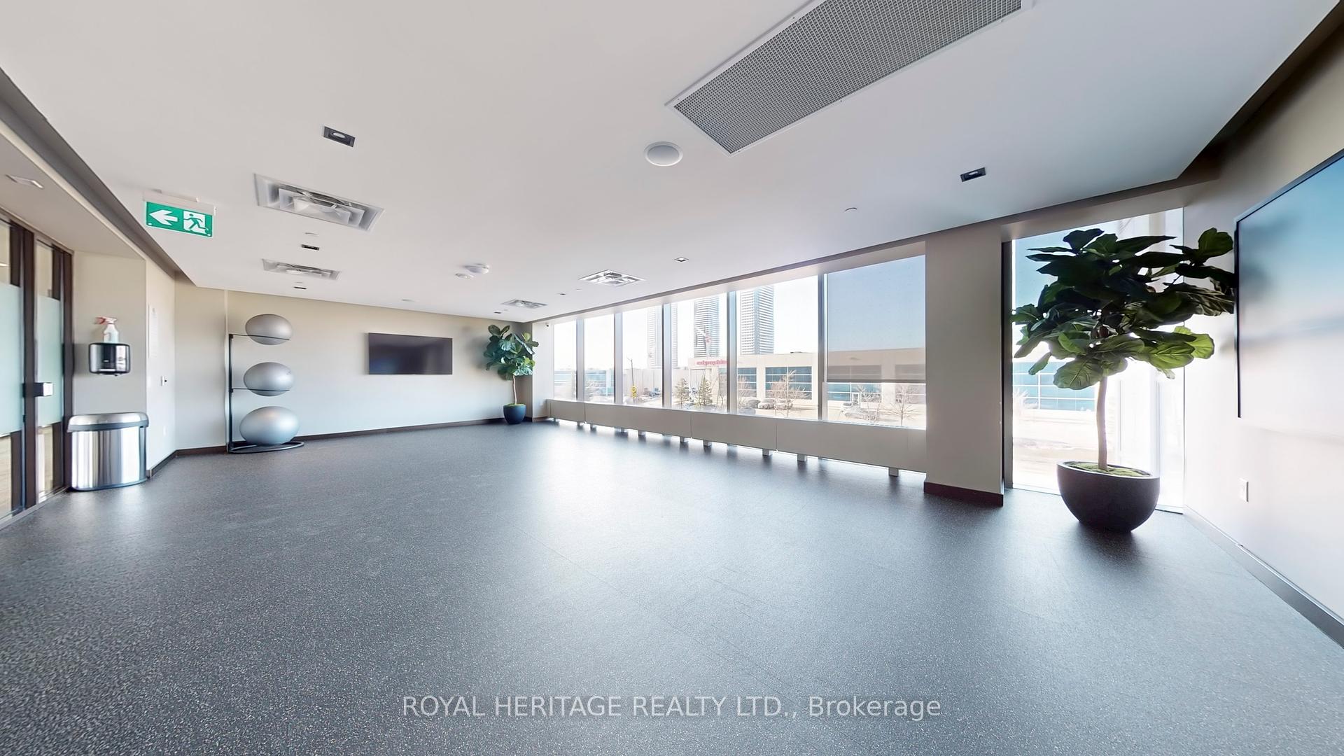 2 Bedrooms Condo at 10 Honeycrisp,  Vaughan For sale