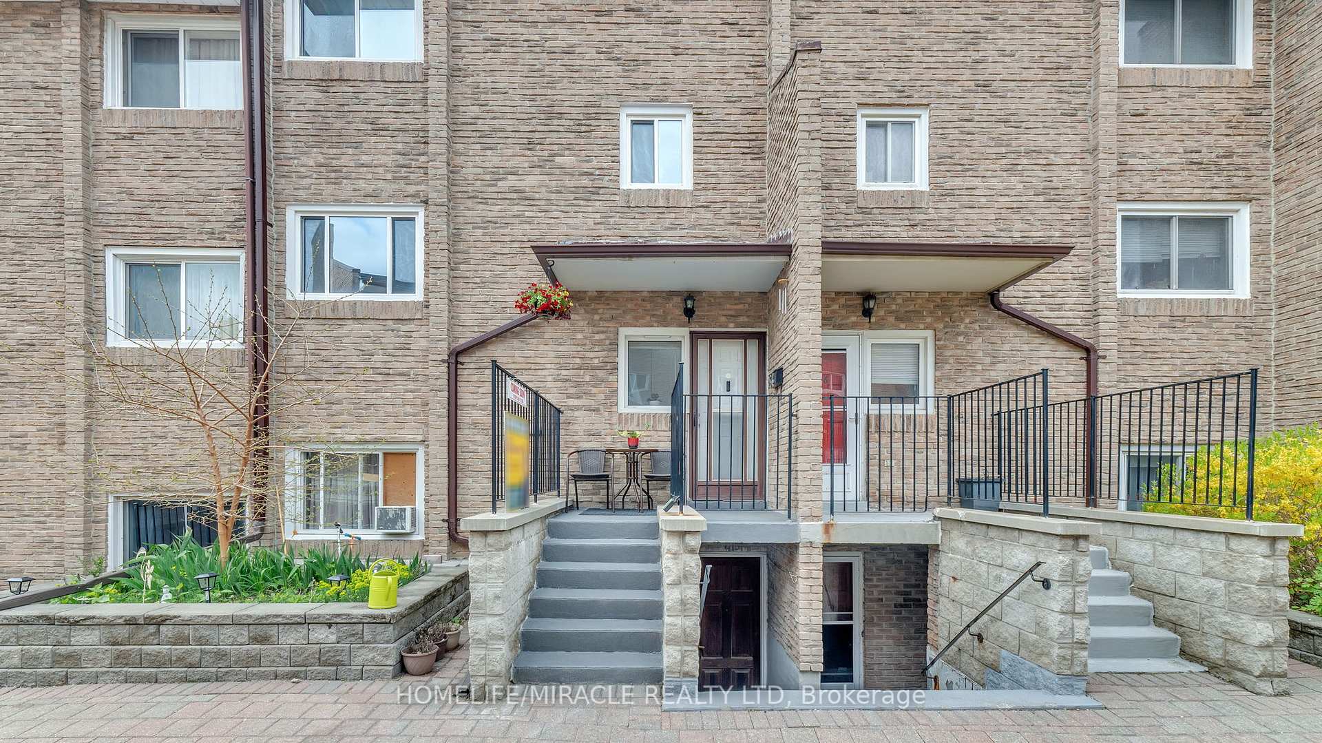 3 Bedrooms Condo at 91 Muir, Toronto For sale