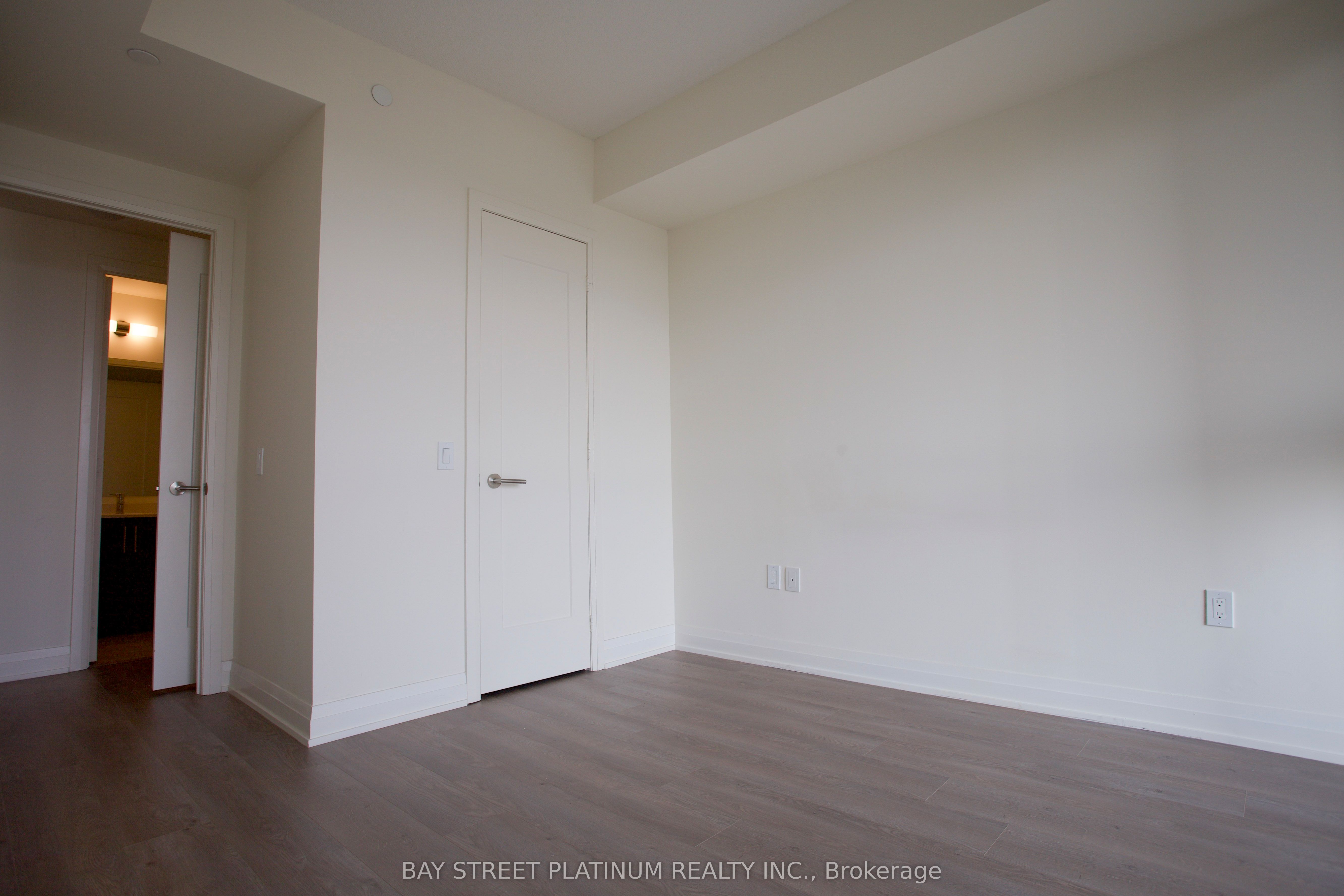 509 DUNDAS Street, #602